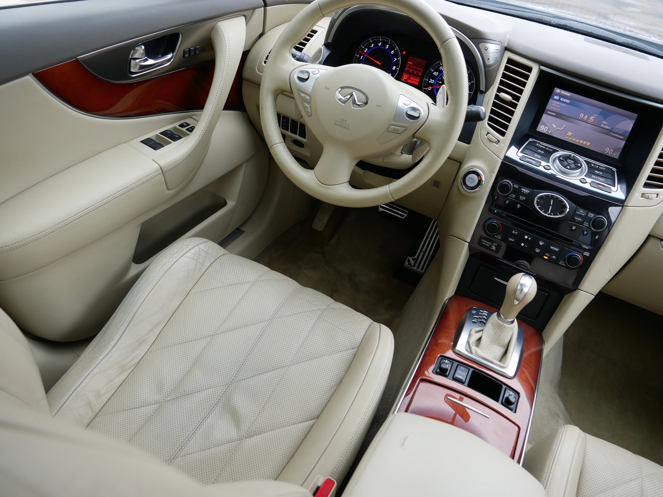 Used 2009 INFINITI FX35 AWD w/ Deluxe Touring Pkg image 9