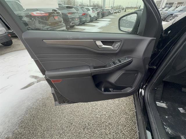 New 2026 Ford Escape SE image 11