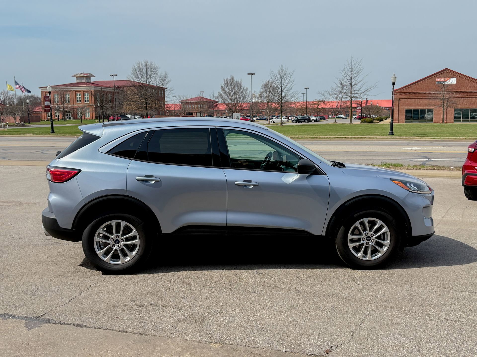 Used 2022 Ford Escape SE image 16