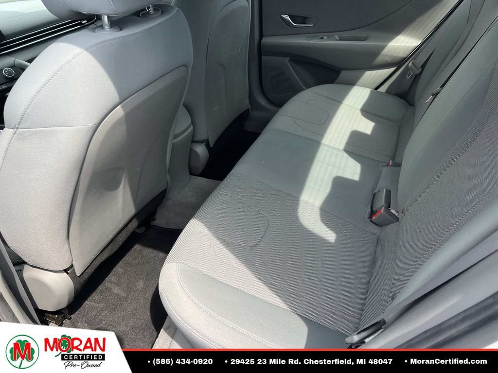 Used 2021 Hyundai Elantra SE FWD image 12