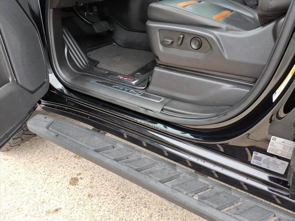 Used 2024 GMC Sierra 2500 AT4 w/ AT4 Premium Plus Package image 18