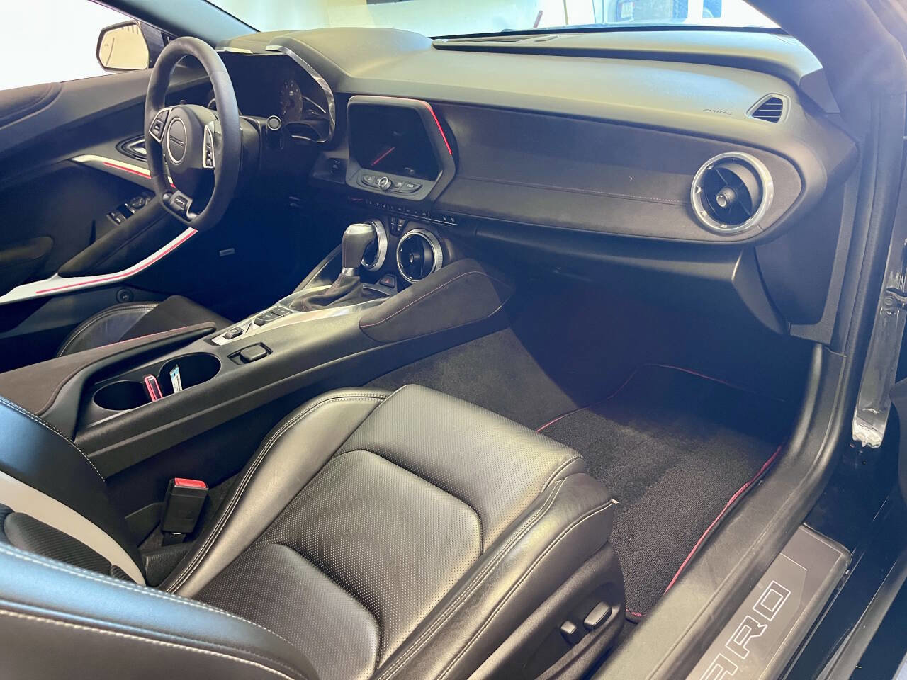 Used 2017 Chevrolet Camaro SS w/ LPO, Ground Effects Package image 17