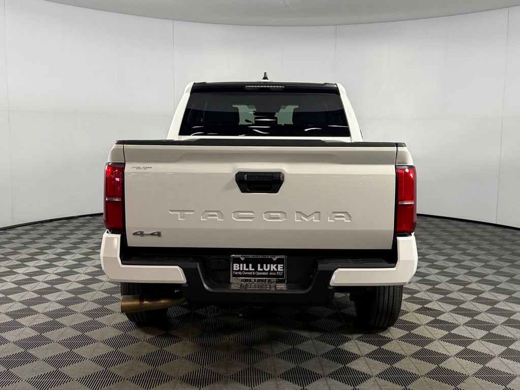 Used 2026 Toyota Tacoma SR5 AWD/4WD image 9