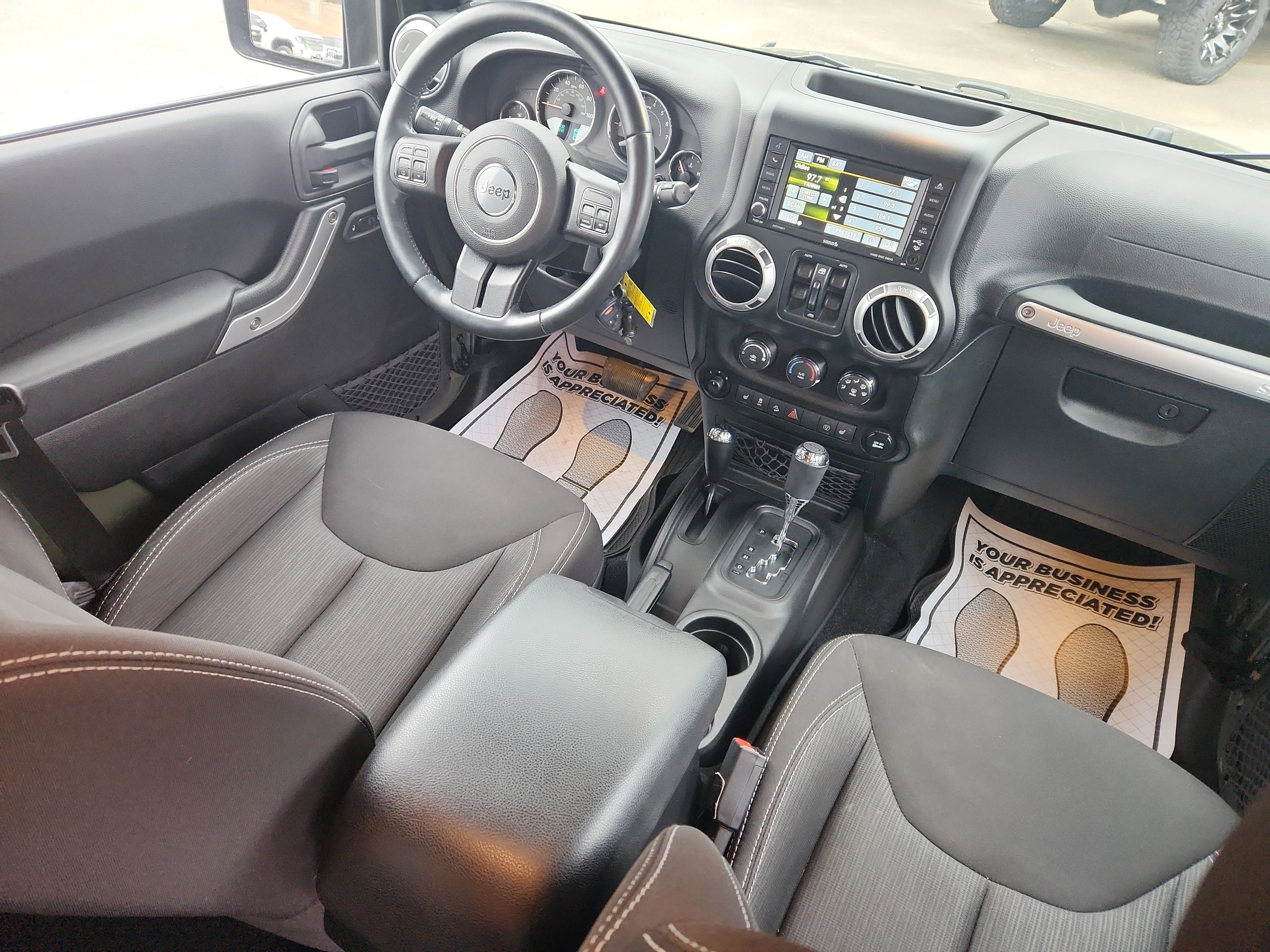 Used 2015 Jeep Wrangler Unlimited Rubicon w/ Connectivity Group image 35