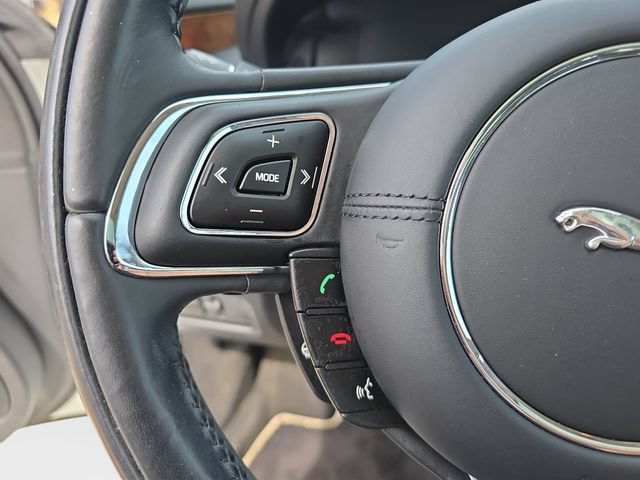 Used 2013 Jaguar XJ AWD image 24