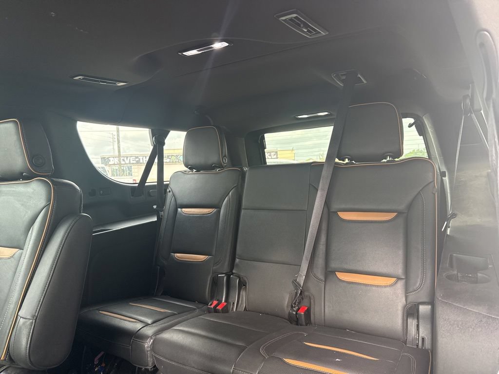 Used 2021 GMC Yukon XL AT4 w/ AT4 Premium Package AWD/4WD image 17