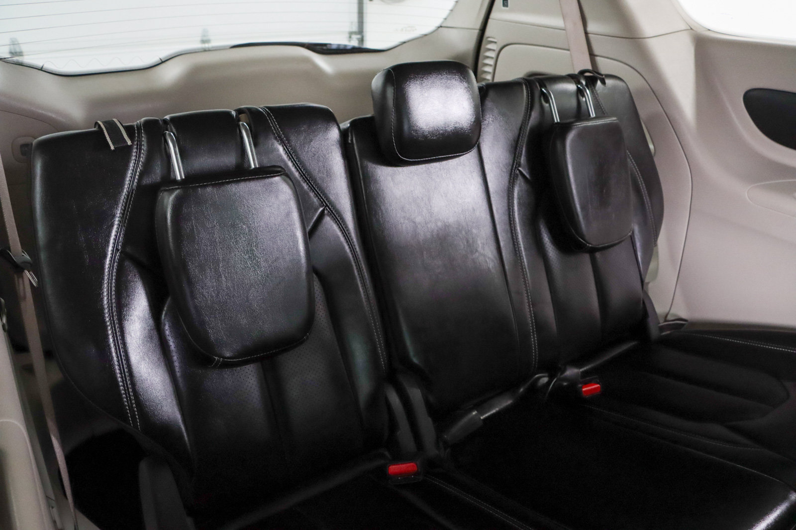 Used 2023 Chrysler Pacifica Touring-L FWD image 30