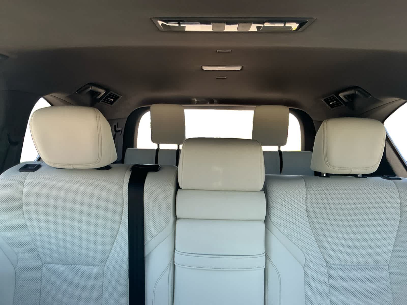 Used 2022 Lexus LX 600 4WD w/ Luxury Package image 19