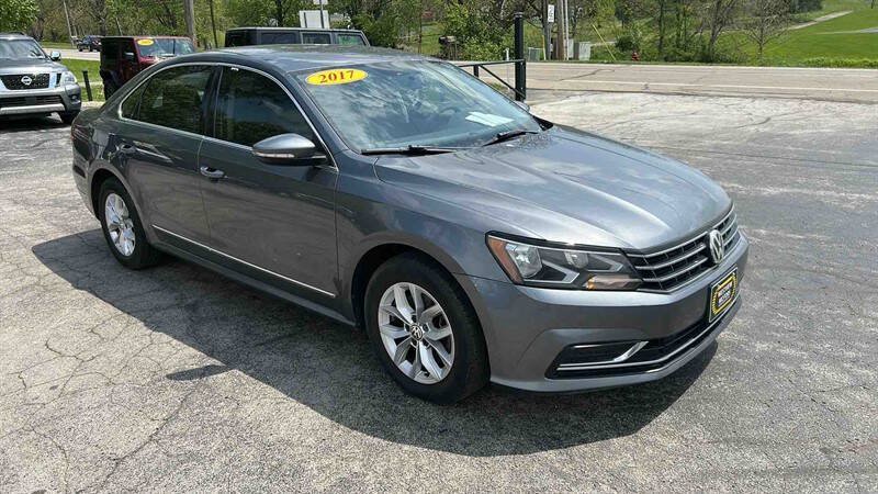 Used 2017 Volkswagen Passat 1.8T S FWD image 2