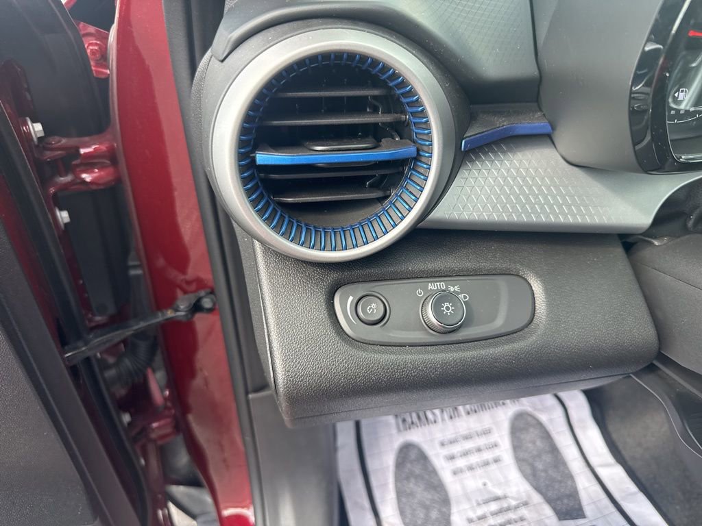 Used 2025 Chevrolet Trax LS image 26