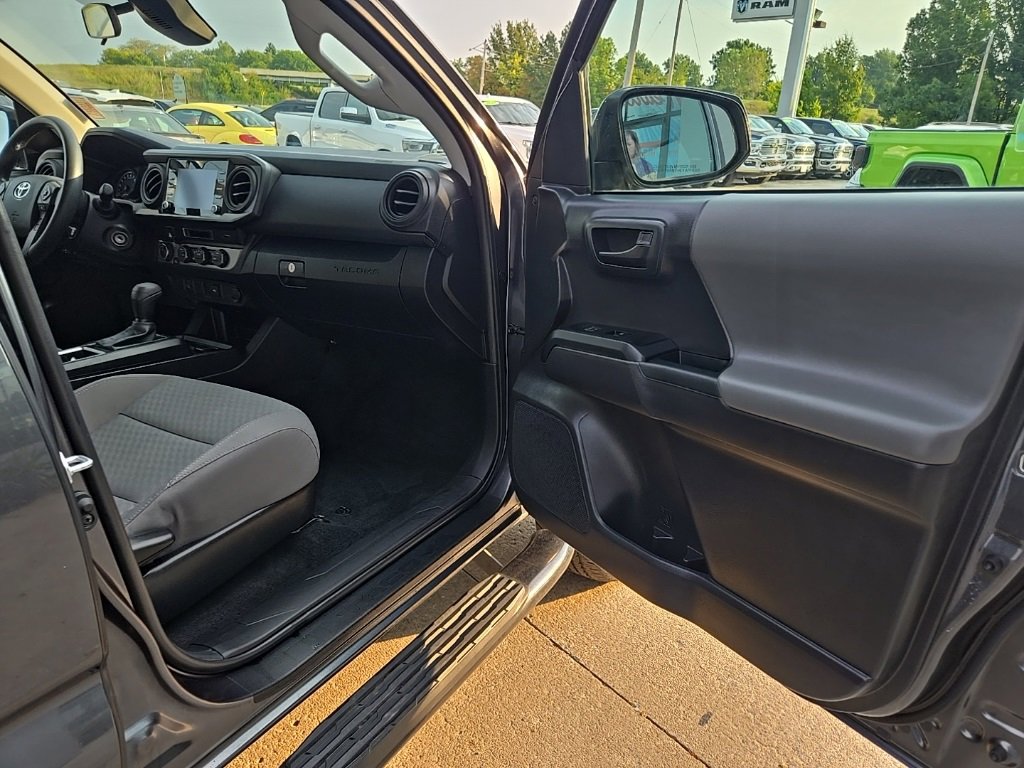 Used 2022 Toyota Tacoma SR image 65