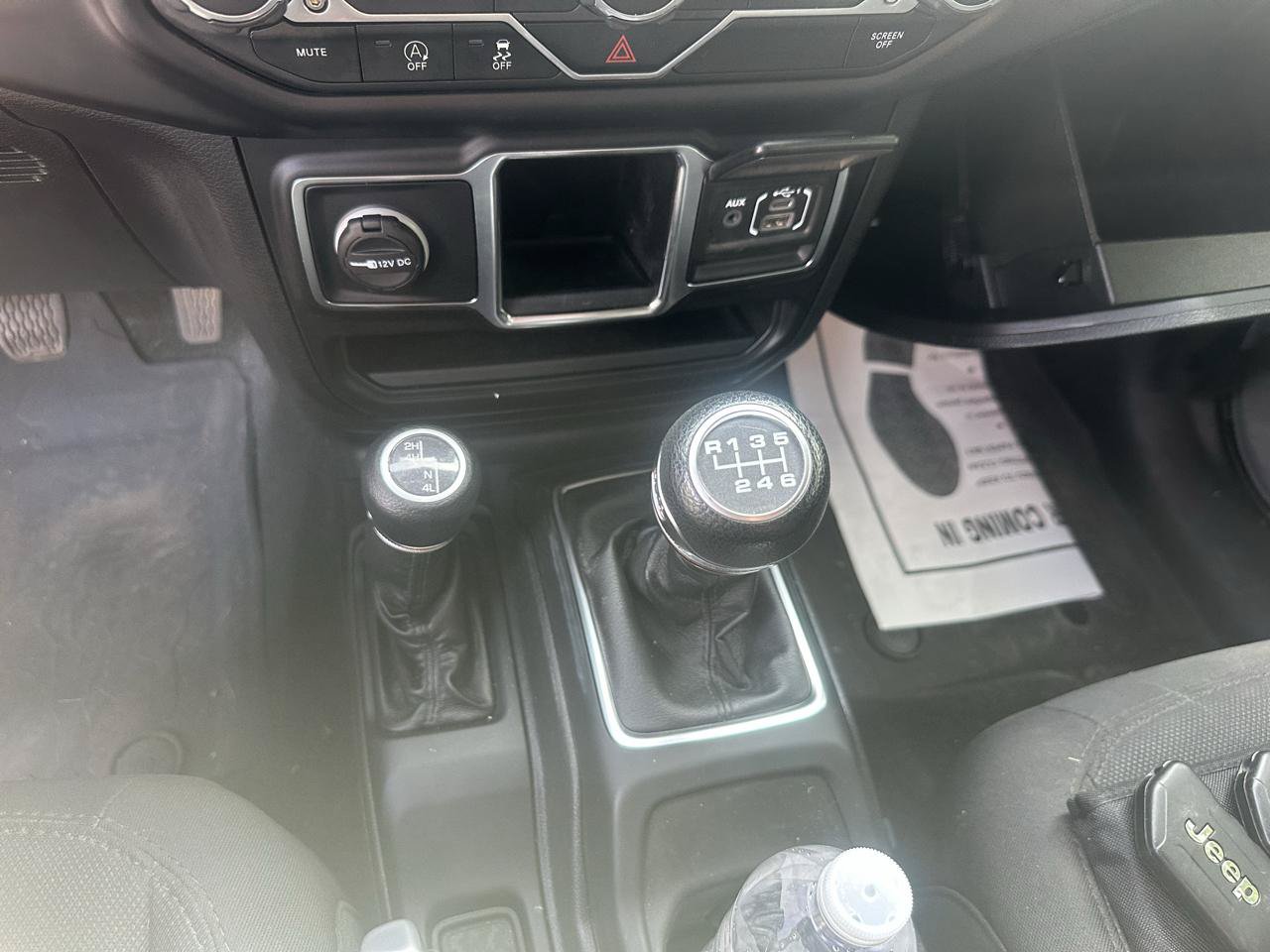 Used 2022 Jeep Gladiator Sport AWD/4WD image 23