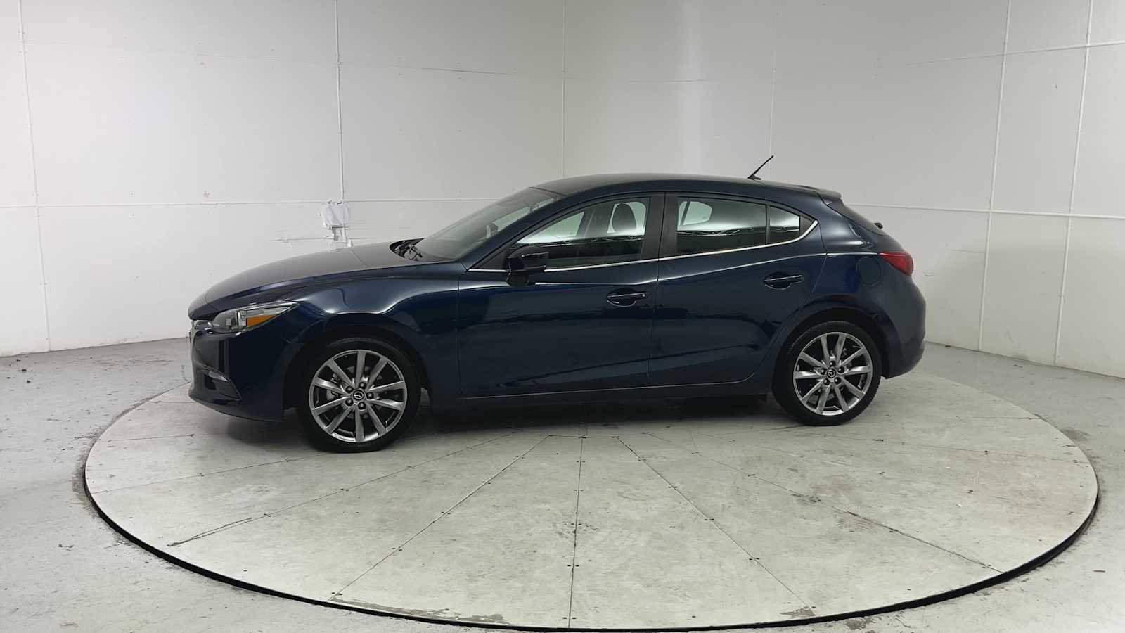 Used 2018 MAZDA MAZDA3 Touring image 5