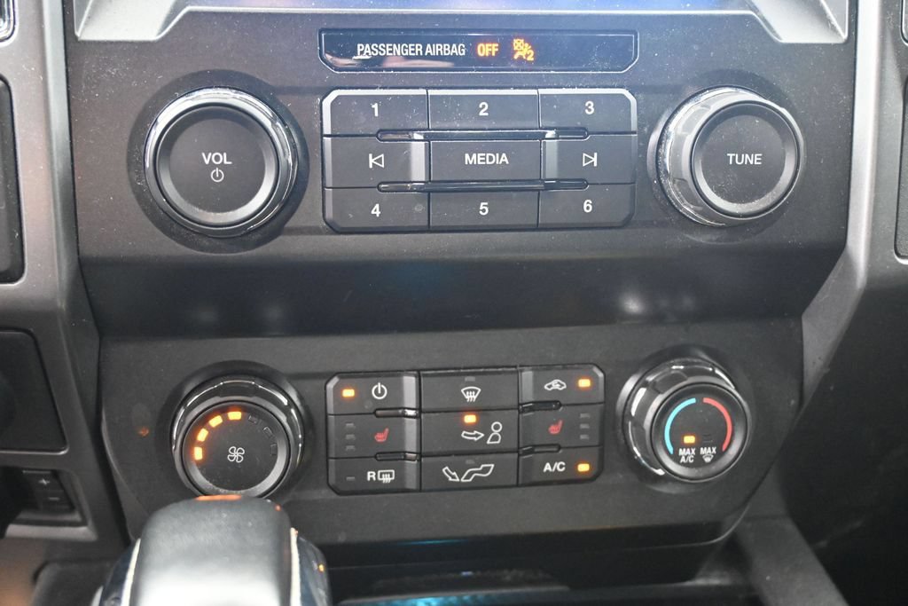 Used 2020 Ford F150 XLT w/ Equipment Group 302A Luxury AWD/4WD image 27
