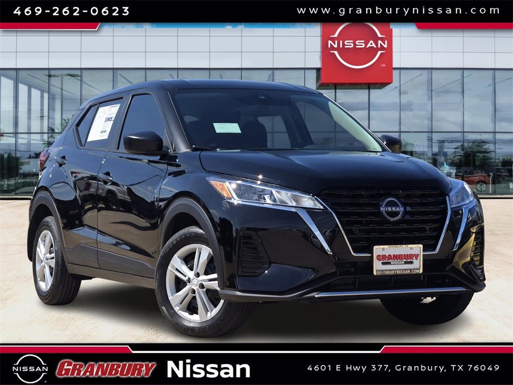 New 2025 Nissan Kicks Play S