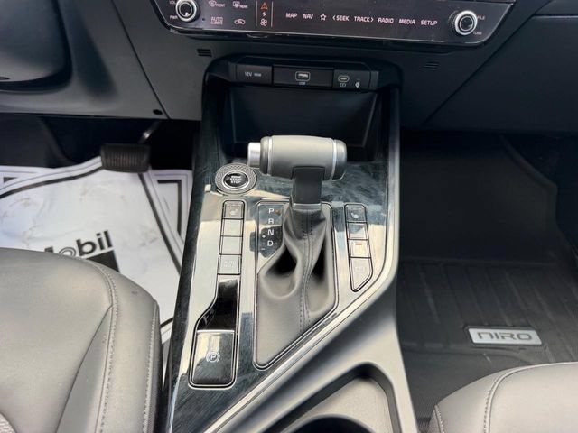 Certified 2024 Kia Niro EX FWD image 14