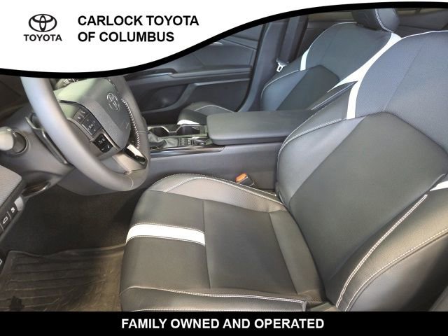 Used 2025 Toyota Camry SE w/ Convenience Package image 12