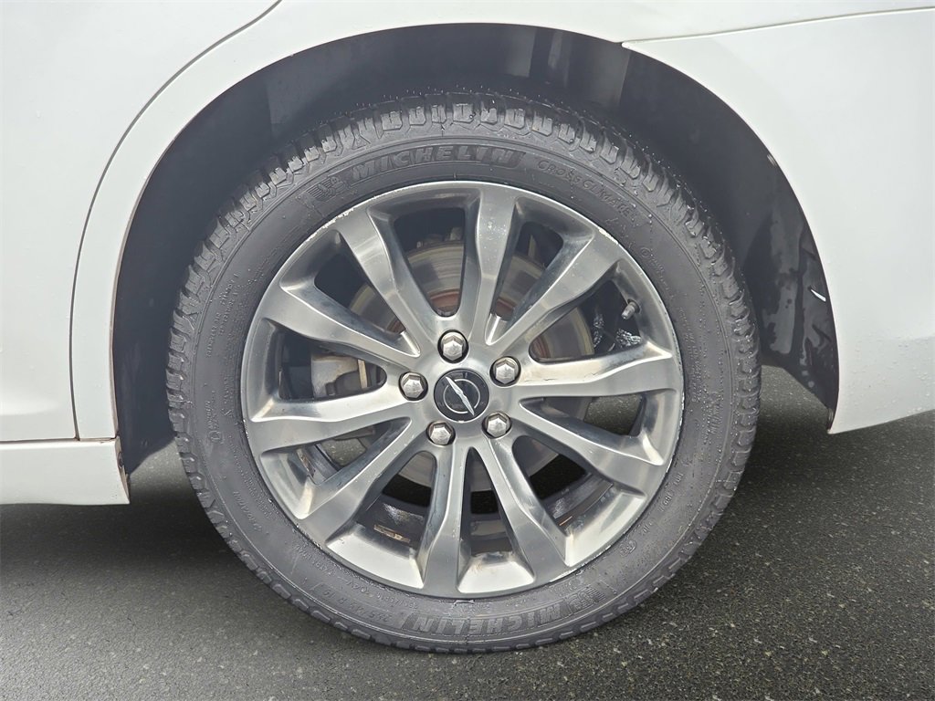 Used 2014 Chrysler 300 S image 35