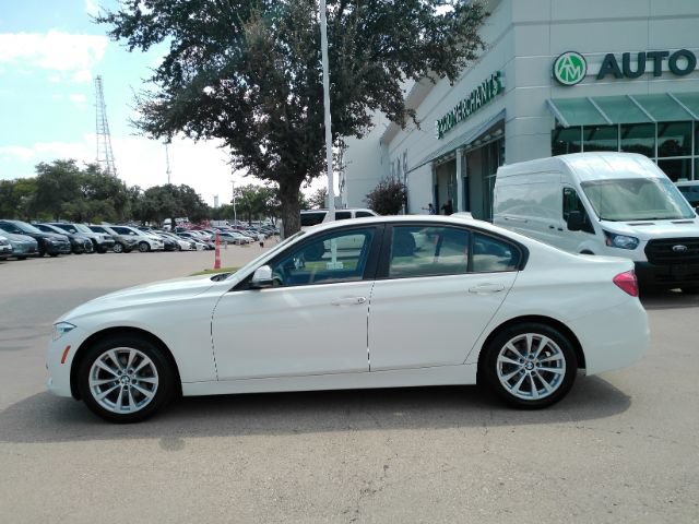 Used 2018 BMW 320i Sedan RWD image 10