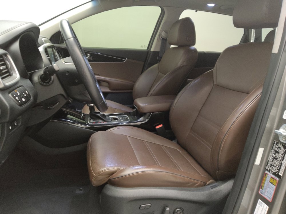 Used 2019 Kia Sorento SX image 17