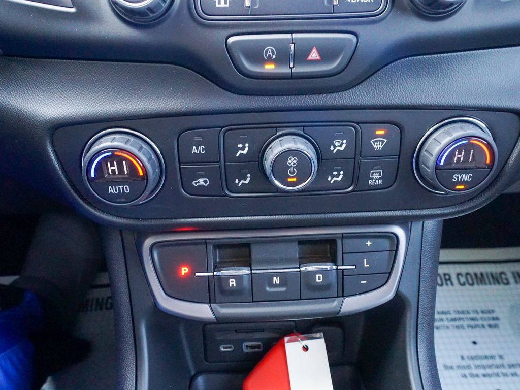 Used 2022 GMC Terrain AT4 w/ Infotainment Package II image 28