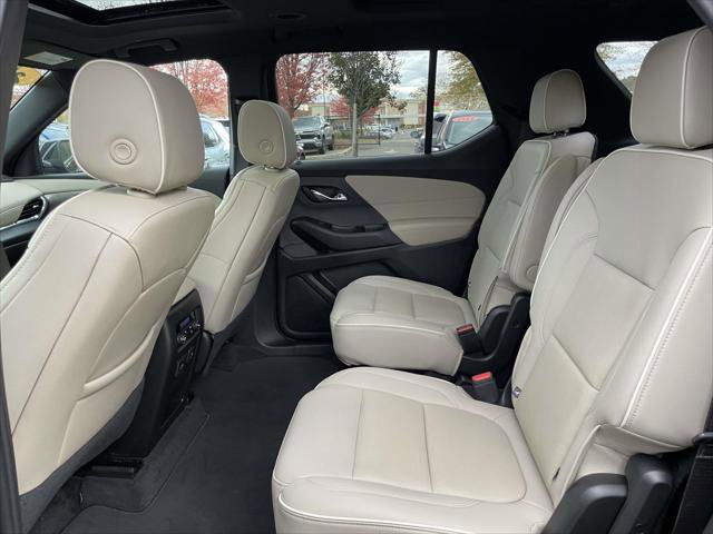 Used 2023 Chevrolet Traverse Premier image 11