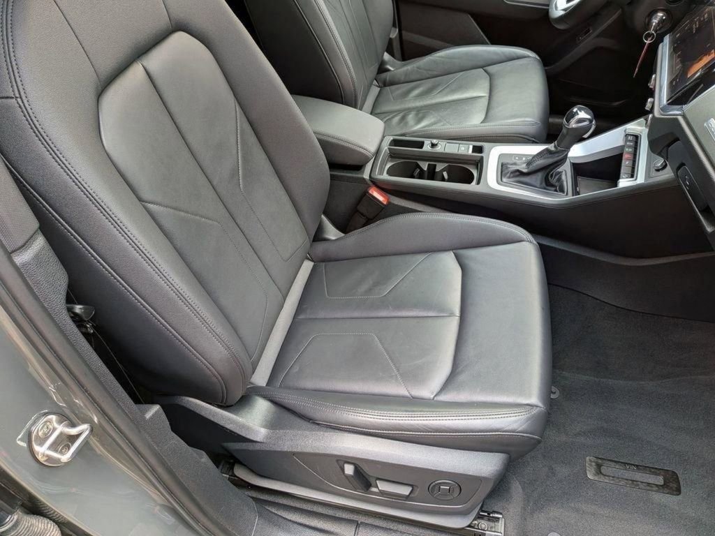 Used 2025 Audi Q3 2.0T Premium AWD/4WD image 28