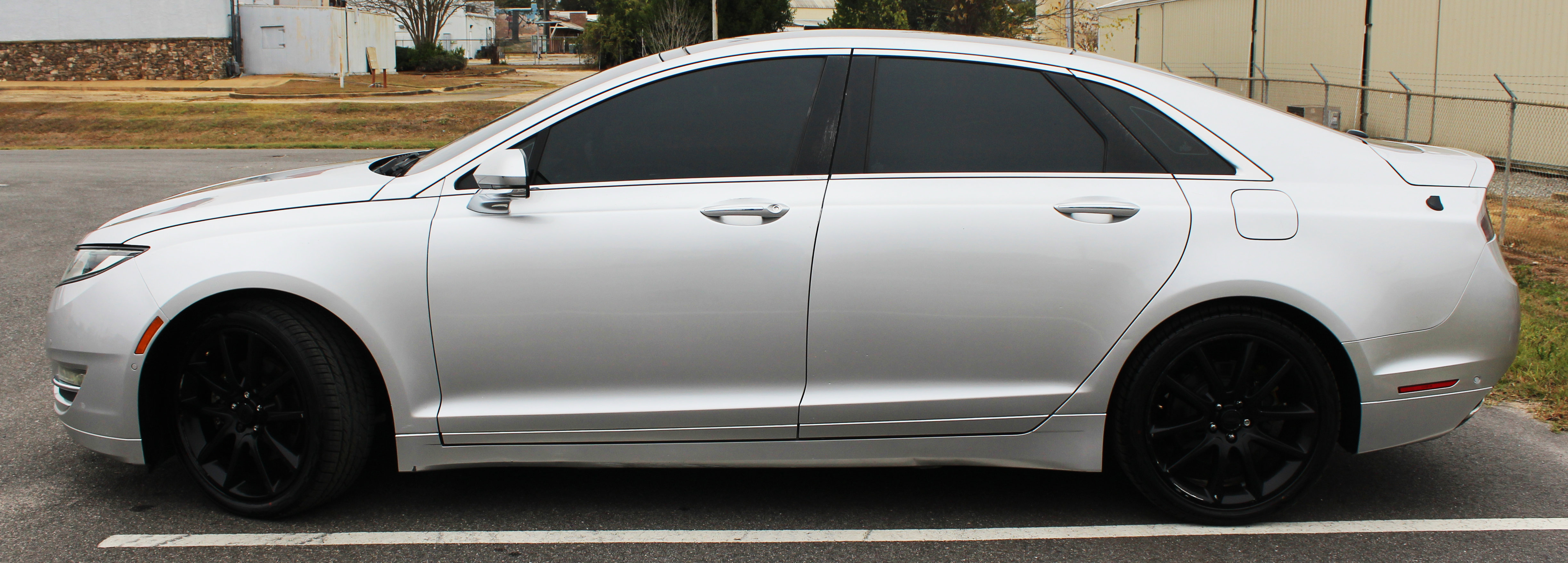 Used 2013 Lincoln MKZ Base image 2