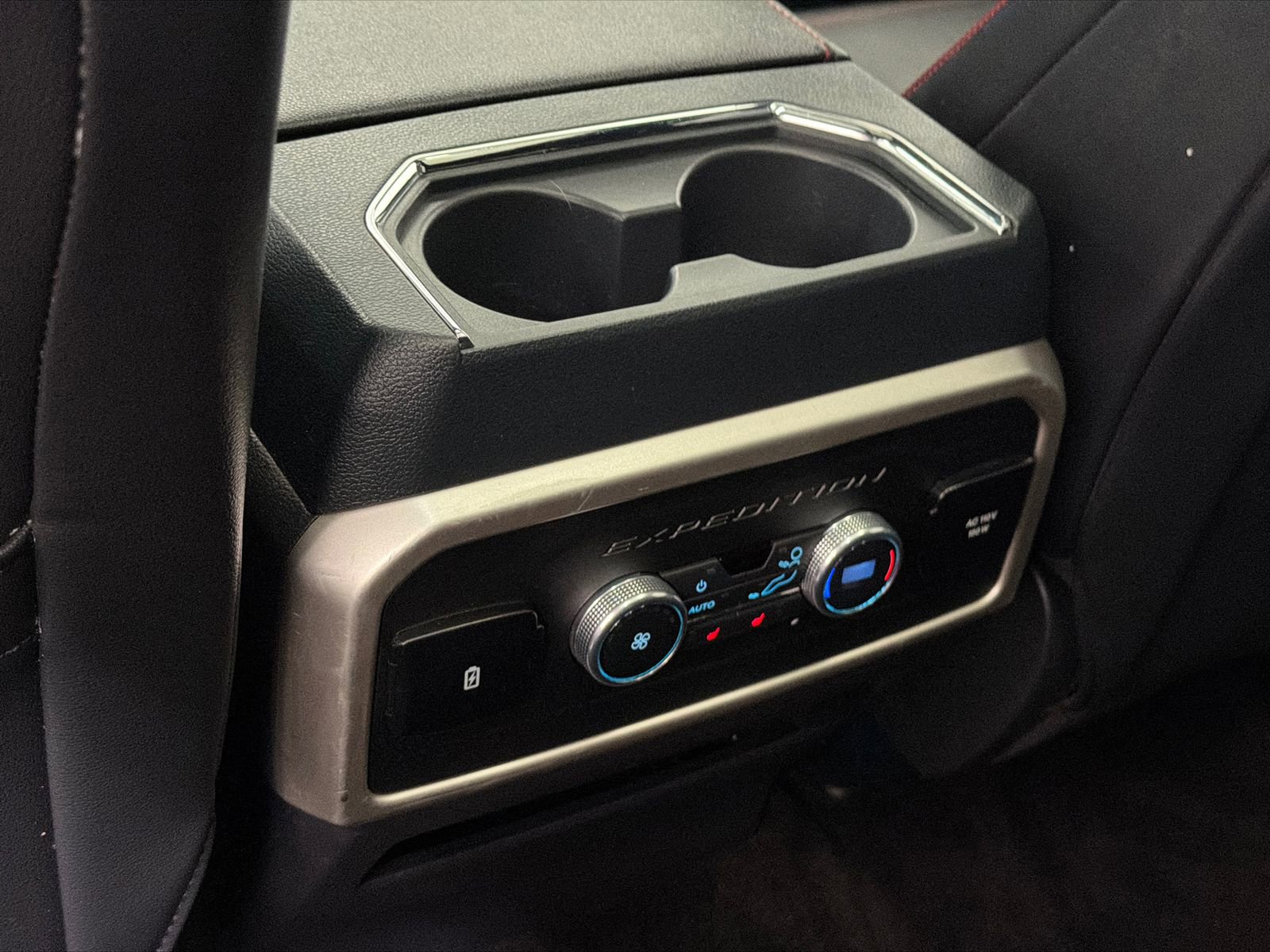 Used 2022 Ford Expedition Max Limited image 21