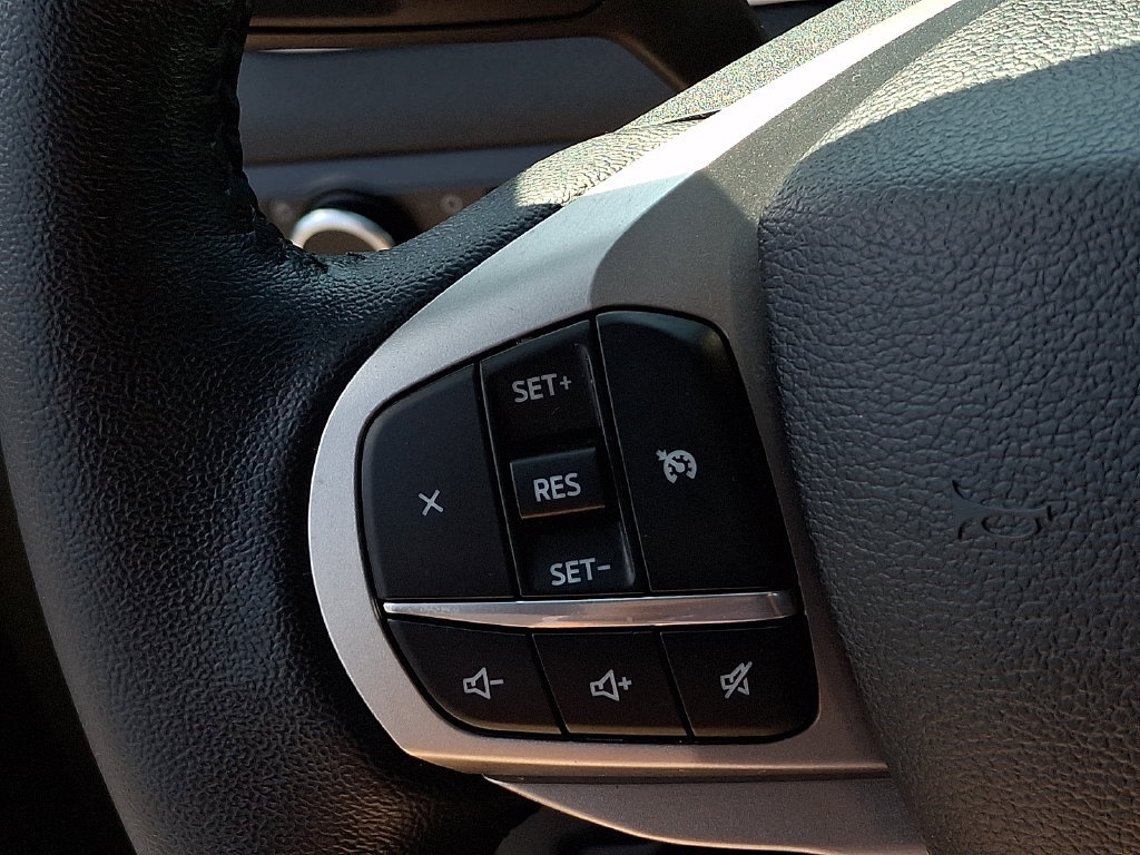 Used 2024 Ford Explorer XLT AWD/4WD image 20