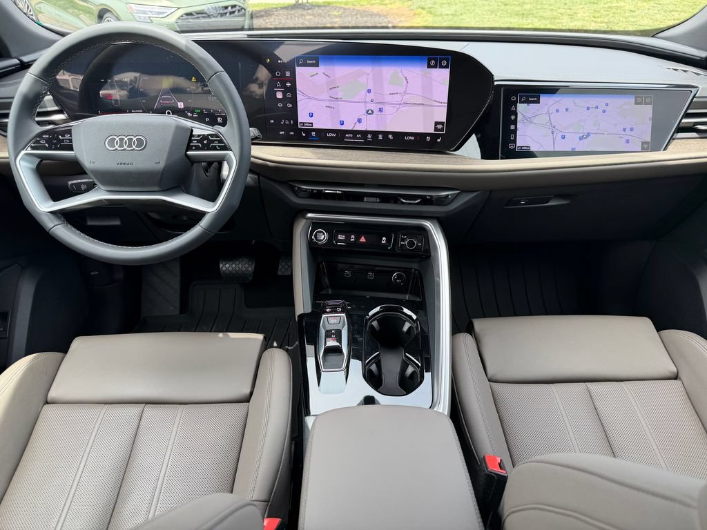 Certified 2025 Audi Q5 Prestige AWD/4WD image 2