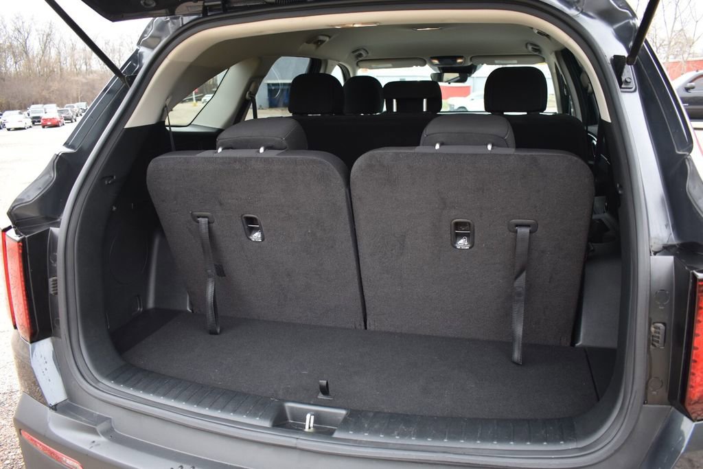 Used 2023 Kia Sorento LX FWD image 18