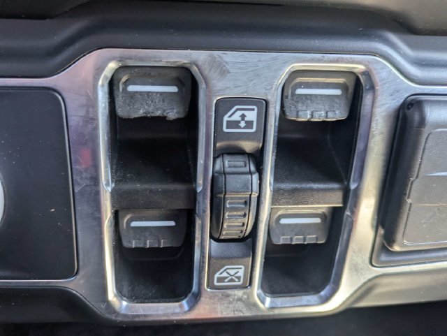 Used 2023 Jeep Wrangler Unlimited Sport AWD/4WD image 24