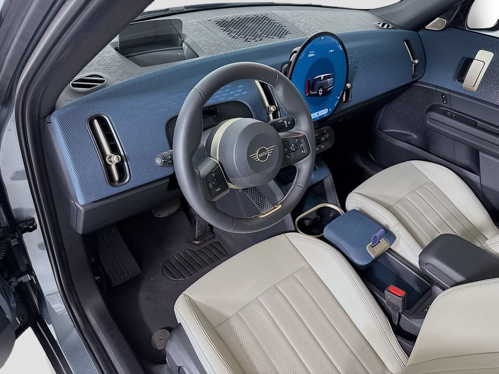 Certified 2025 MINI Cooper Countryman SE w/ Comfort Package Max AWD/4WD image 9