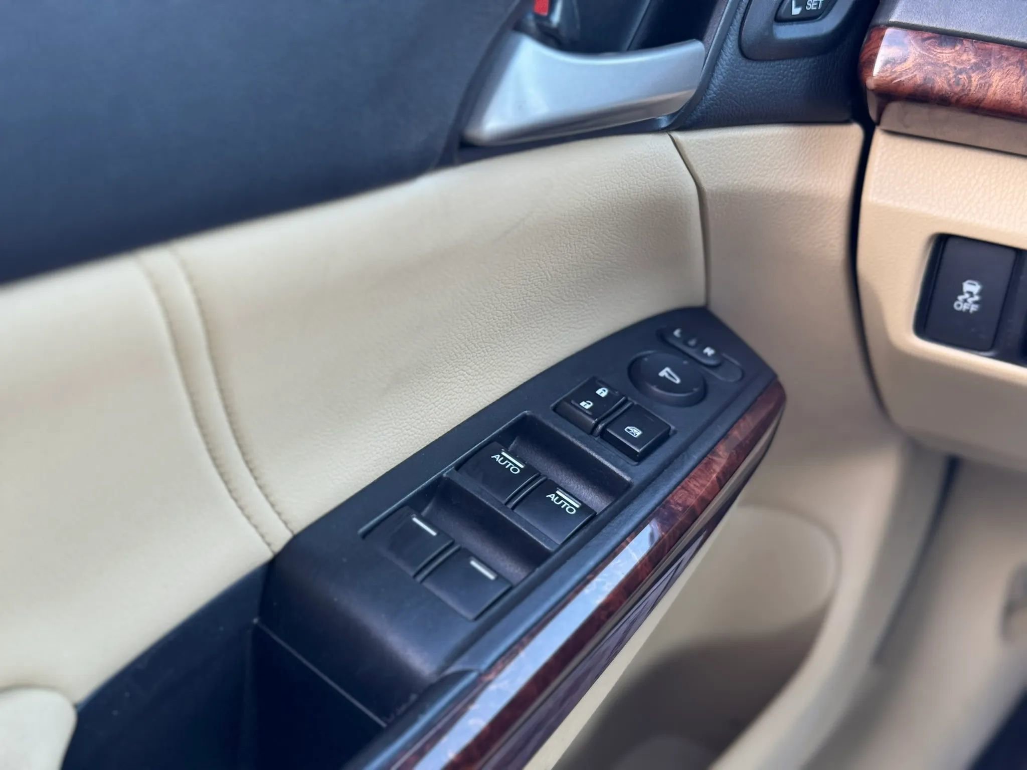 Used 2010 Honda Crosstour EX-L image 27