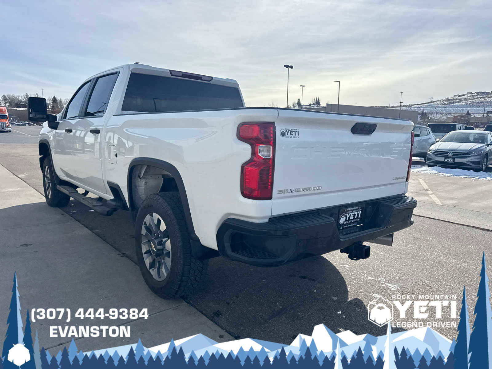 Used 2024 Chevrolet Silverado 2500 Custom w/ Custom Value Package image 5