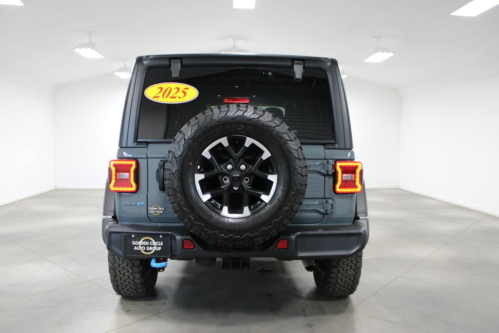 Used 2025 Jeep Wrangler Unlimited Rubicon 4xe w/ Convenience Group AWD/4WD image 8
