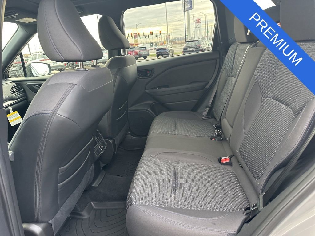 Used 2025 Subaru Forester Premium image 23