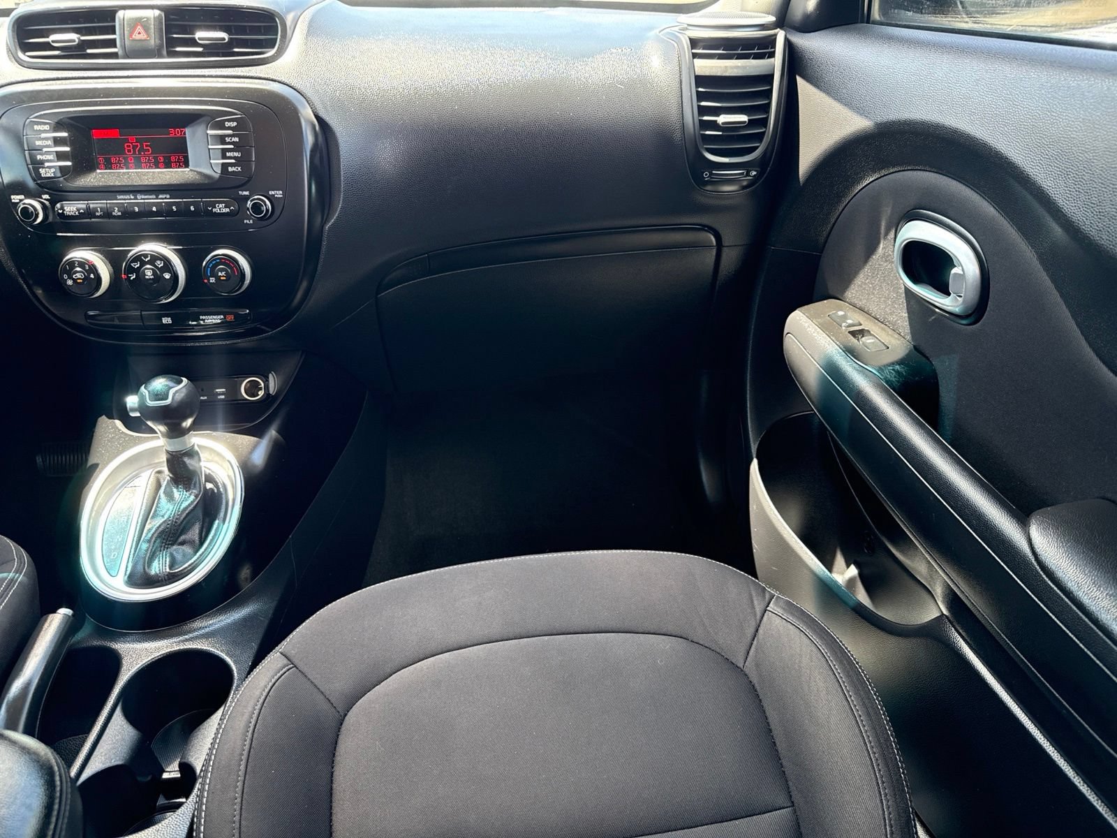 Used 2015 Kia Soul FWD image 22