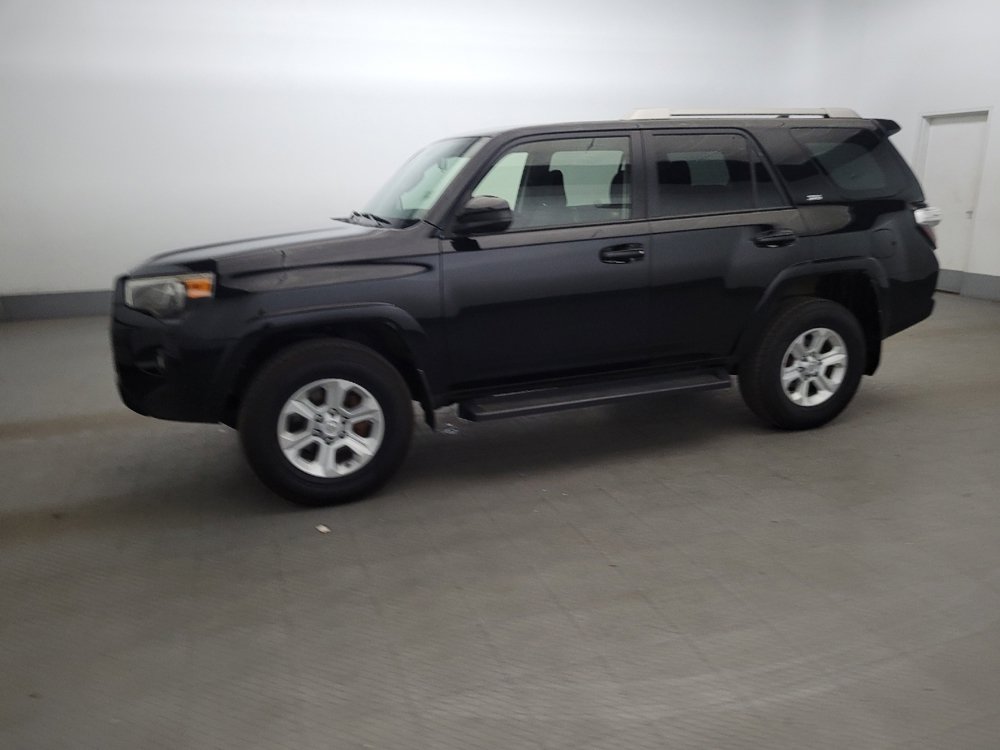 Used 2016 Toyota 4Runner SR5 AWD/4WD image 2