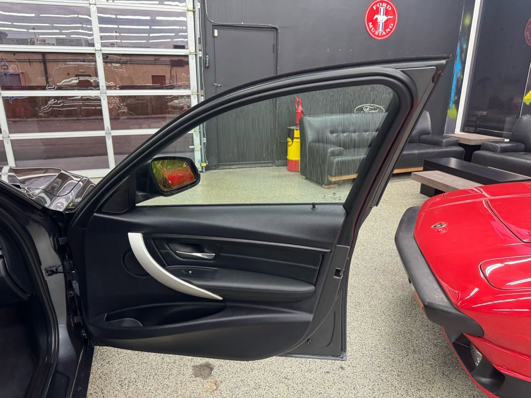 Used 2014 BMW 328i xDrive Wagon AWD/4WD image 18