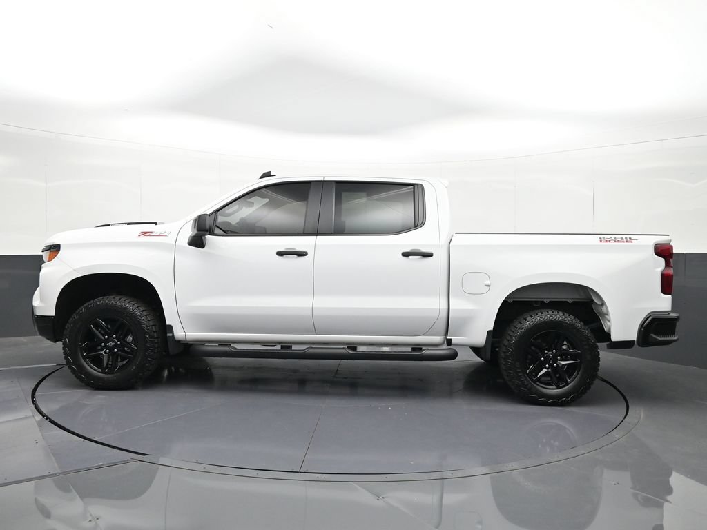 Used 2024 Chevrolet Silverado 1500 Custom Trail Boss AWD/4WD image 2