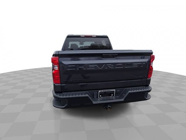 Used 2023 Chevrolet Silverado 1500 Custom Trail Boss w/ 2.7L Blackout Package AWD/4WD image 7