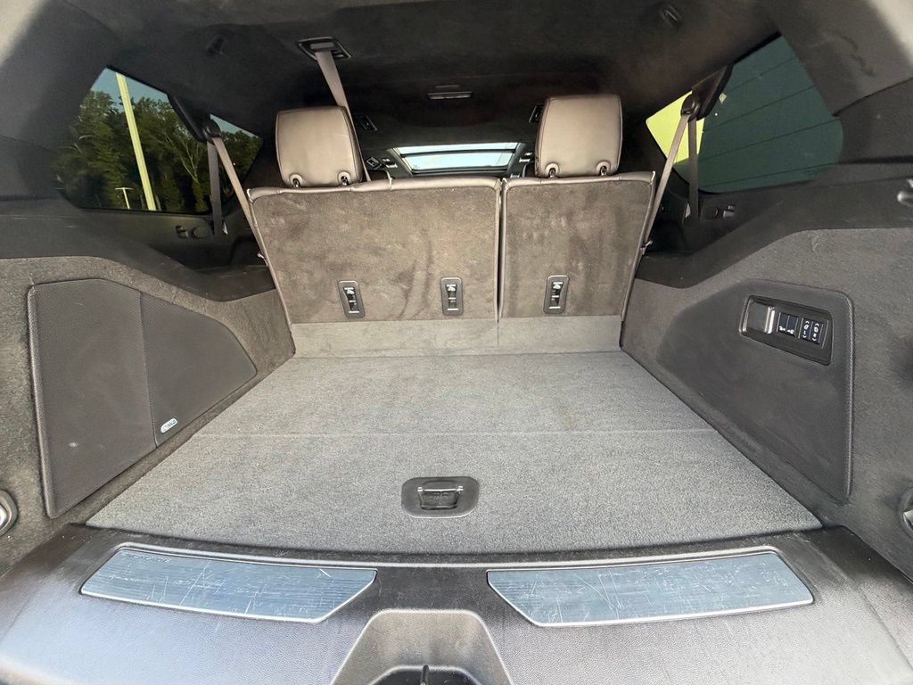 Used 2025 Cadillac Escalade ESV V AWD/4WD image 37