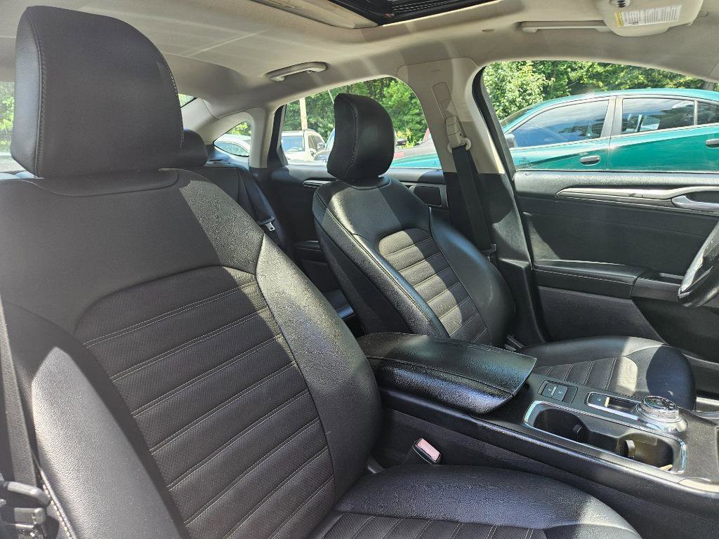 Used 2017 Ford Fusion SE w/ Equipment Group 601A FWD image 41