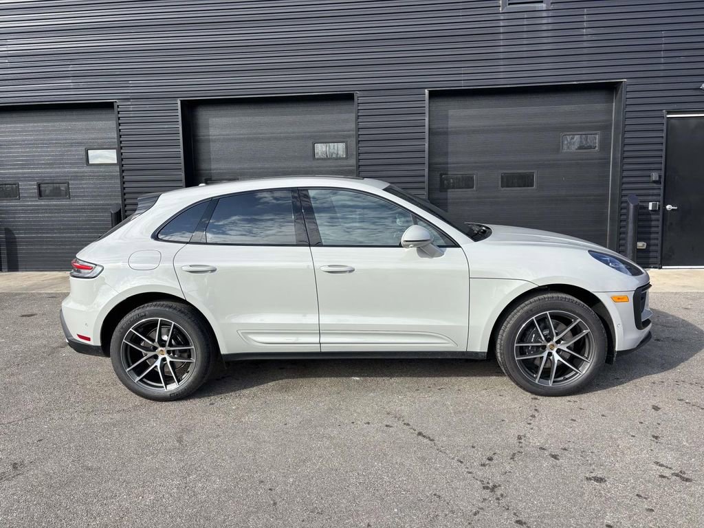 New 2026 Porsche Macan image 11