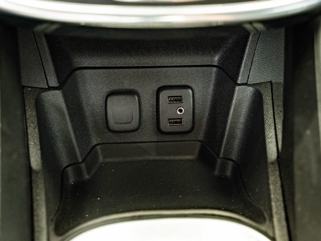 Used 2017 Chevrolet Volt Premier w/ Driver Confidence II Package FWD image 35