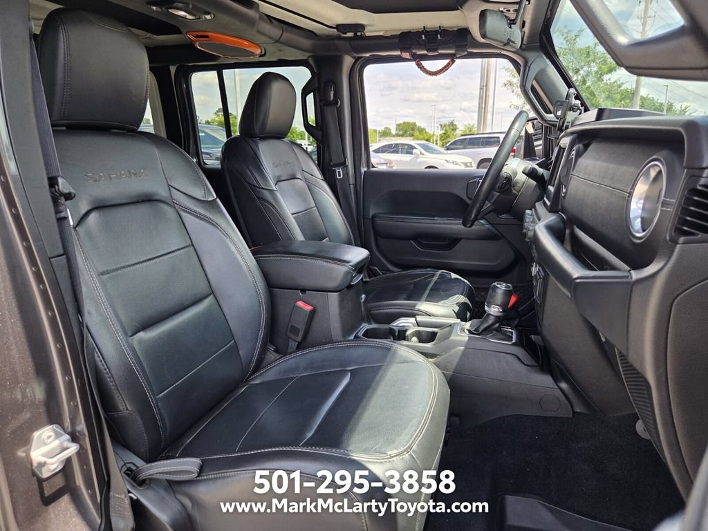Used 2018 Jeep Wrangler Unlimited Sahara AWD/4WD image 15