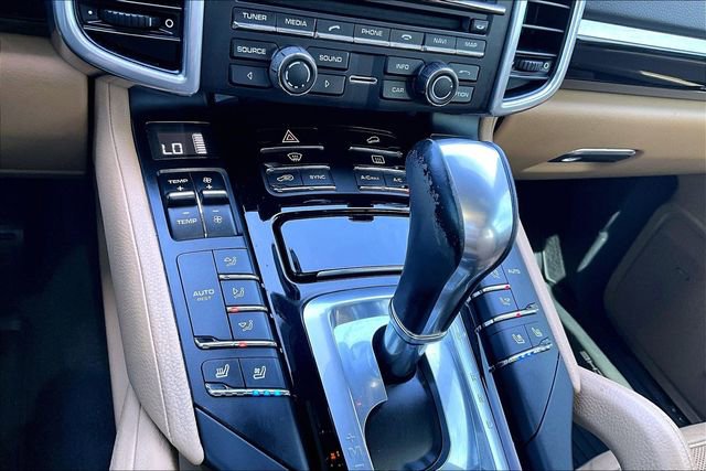 Used 2016 Porsche Cayenne image 26