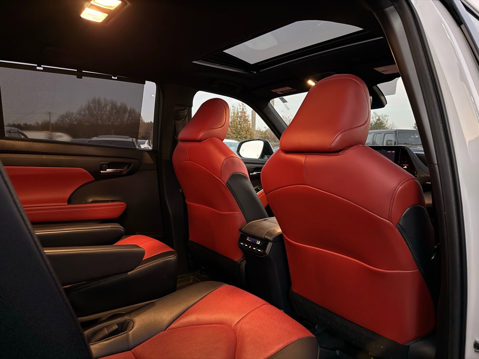 Used 2023 Toyota Highlander XSE image 22